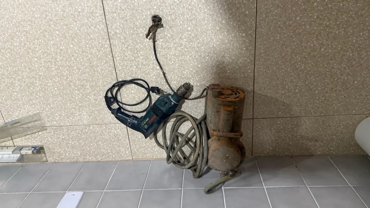 Furadeira e compressor 64842099326210123