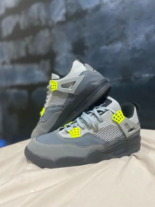 Tênis Jordan 4 Cinza - Foto 4