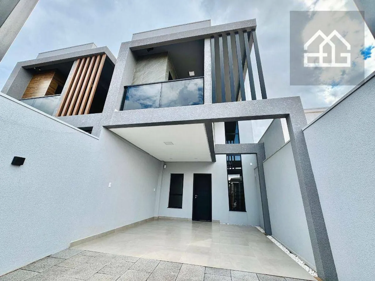 Sobrado à venda, 105 m² por R$ 600.000 - Esmeralda - Cascavel/PR