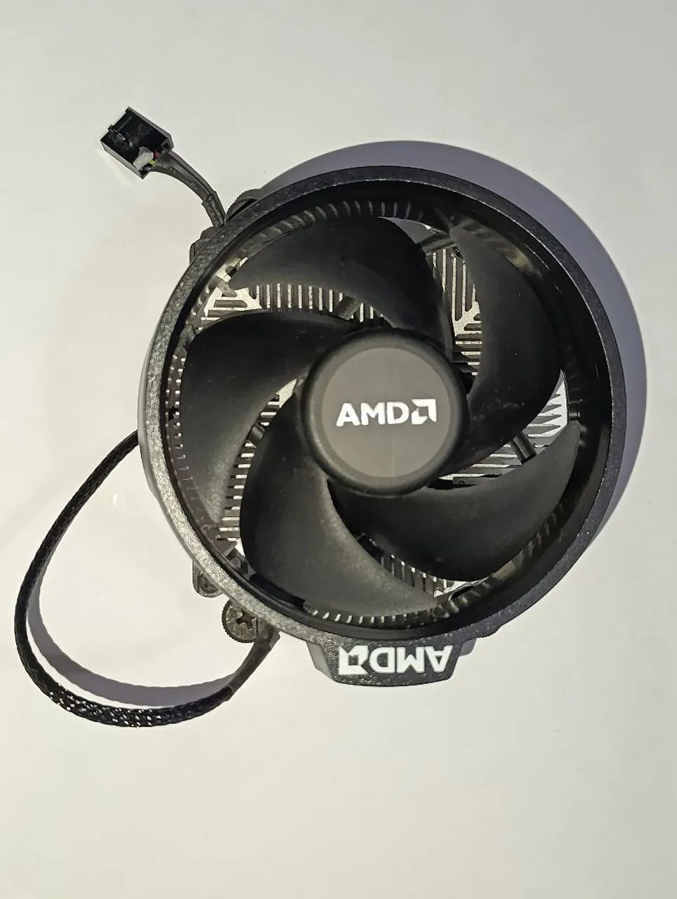 Processador AMD Ryzen 3 2200G, acompanha cooler original  - Foto 2
