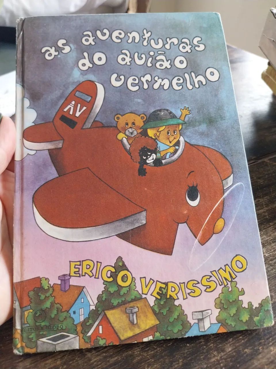Livro "As Aventuras do avião Vermelho"