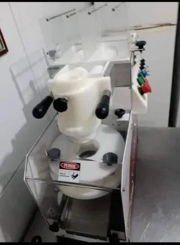 Máquina de fazer salgados 