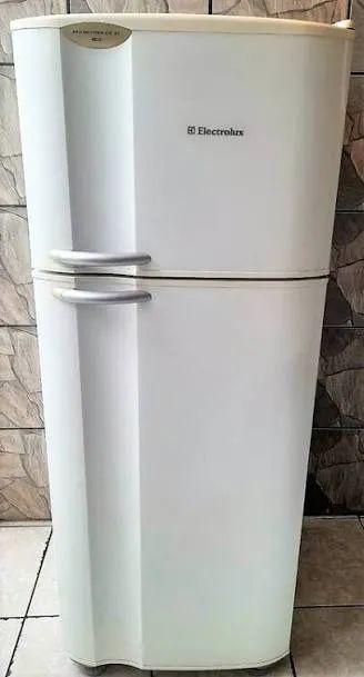 vendo geladeira com entrega gratis com garantia 