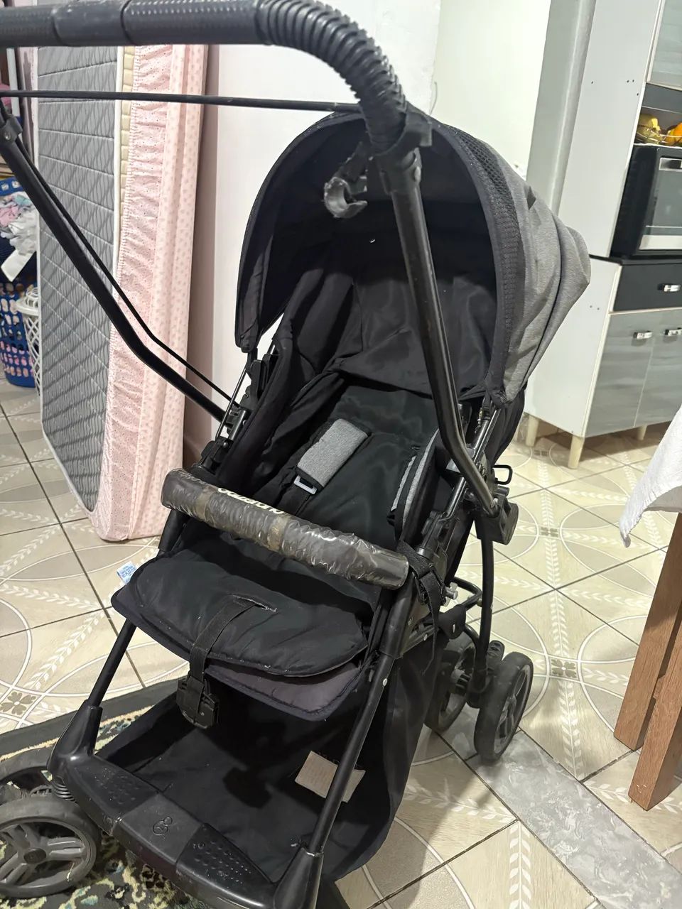 Carrinho de bebê com bebê conforto 64962187640577121