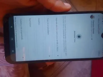 Vendo moto g 8 plus com tela trinca mais não interfere em nada uso ele assim mesmo