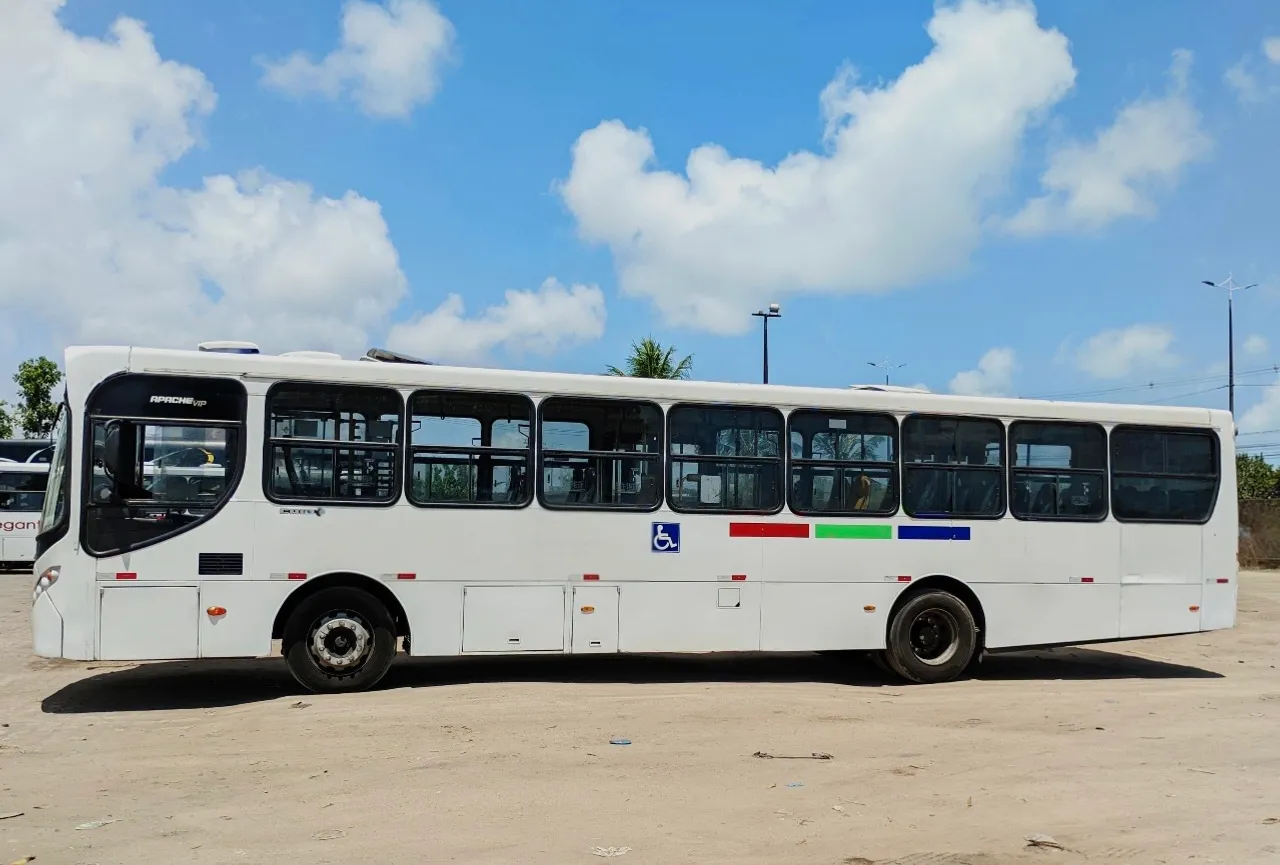 Ônibus Mb 1721 2013/2014