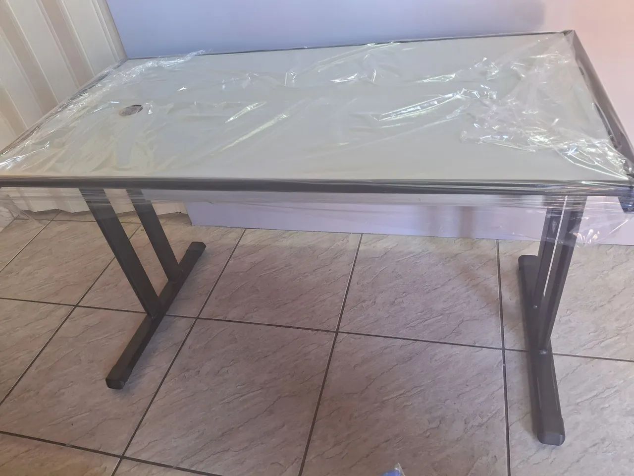 Mesa de escritório - Pouco usada - NOVINHA  - Foto 3