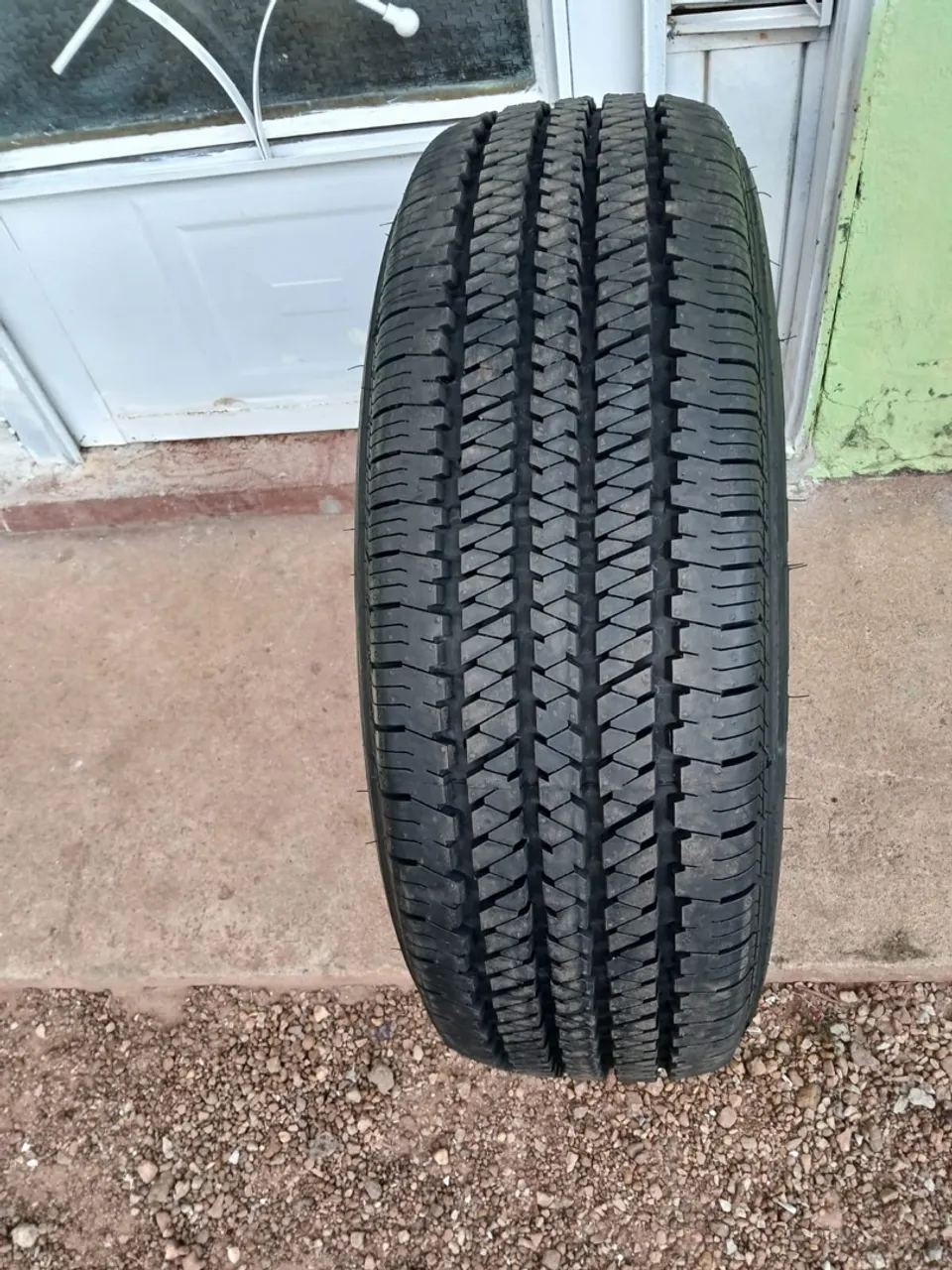 Vende-se Pneu Aro Aro 16 245 70