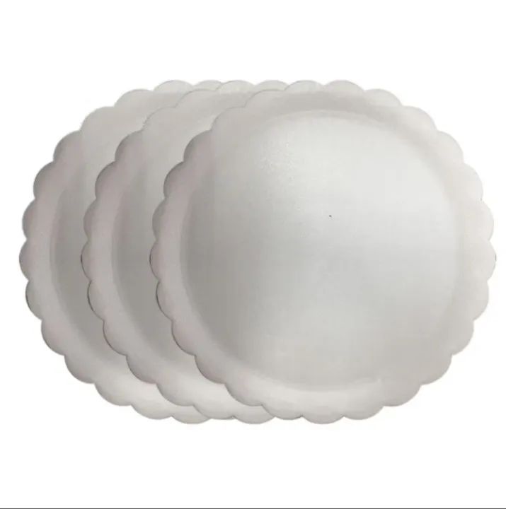 100 pratos de isopor 21 cm com borda ondulado - Nova - Novo - Foto 2