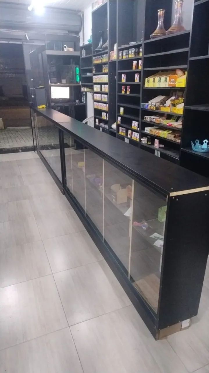 Vendo balcão expositor e porta de correr distribuidora/tabacaria 