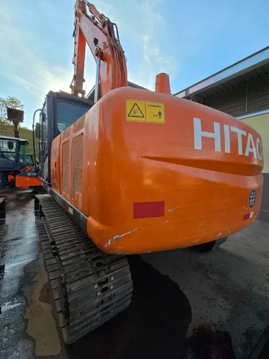 ESCAVADEIRA HITACHI ZX210 | ANO 2014  - Foto 2