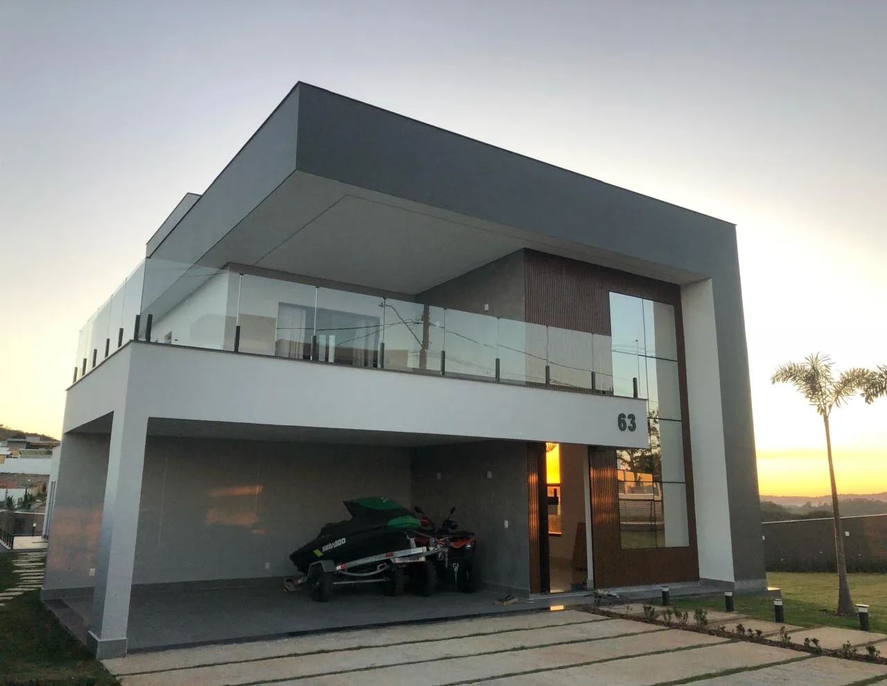 Portas e janelas em esquadrias de alumínio e vidros temperados  - Foto 6