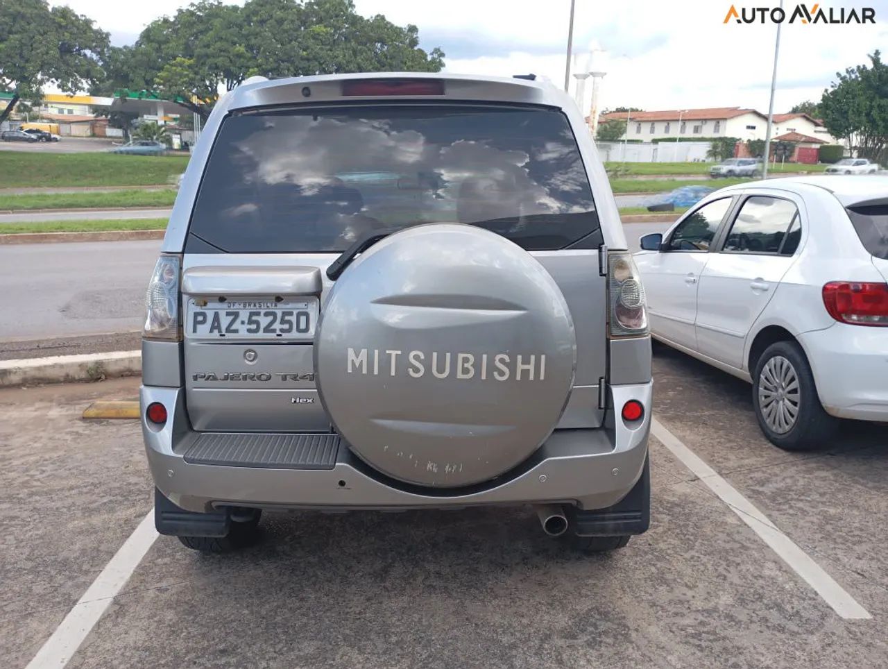 Pajero TR4 2.0 4X2 flex 2014/2015 automático Ipva 2025 pago - Foto 2