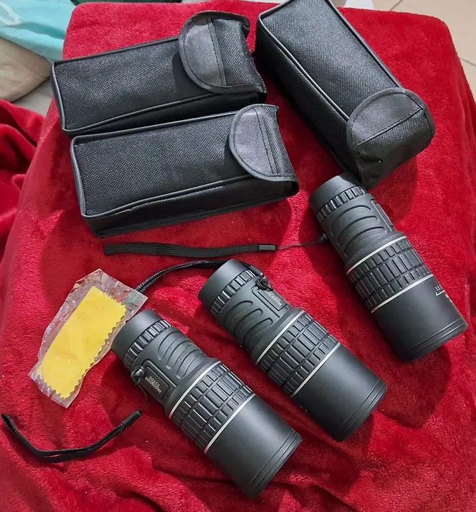 Três monóculos em ótimo estado da marca Zem