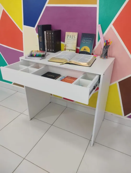 Mesa escrivaninha de 80cm de largura no MDF 15 mm com gaveta telescópica
