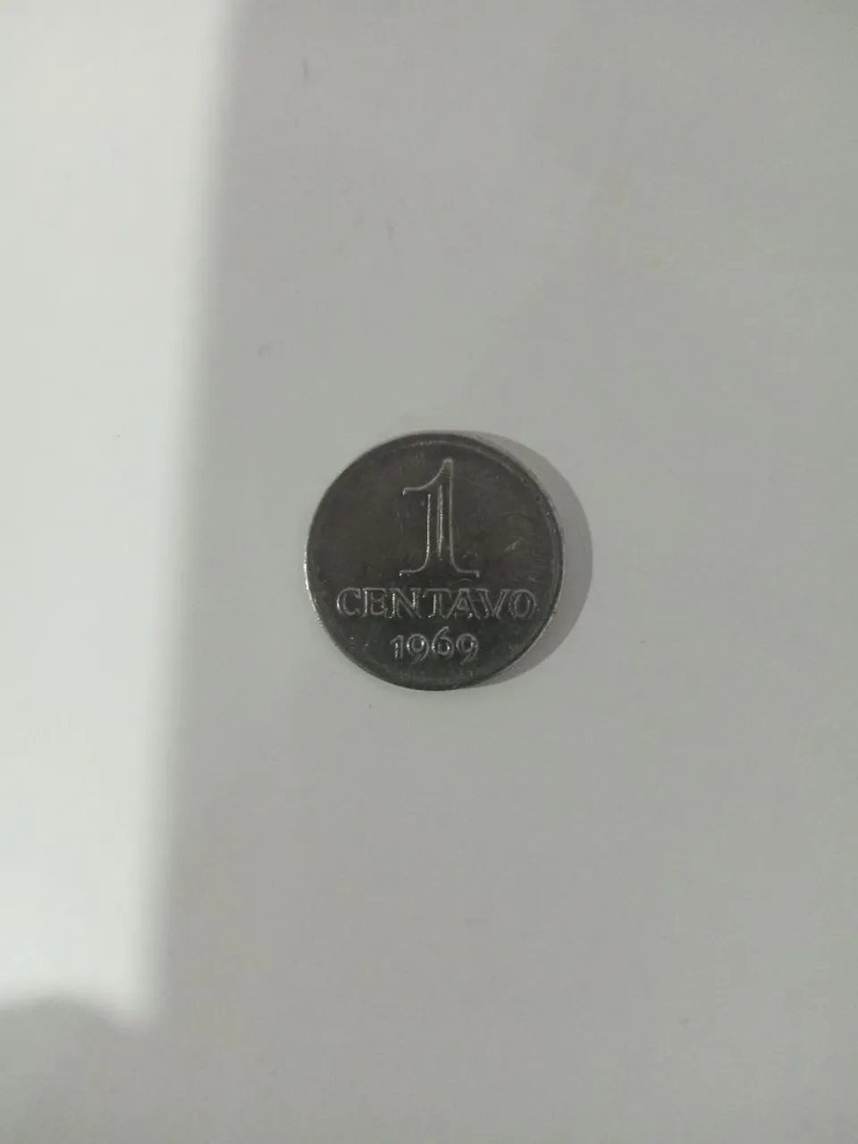 Moeda antiga de 1 centavo de 1969 de cunho invertido rara 1800 reais