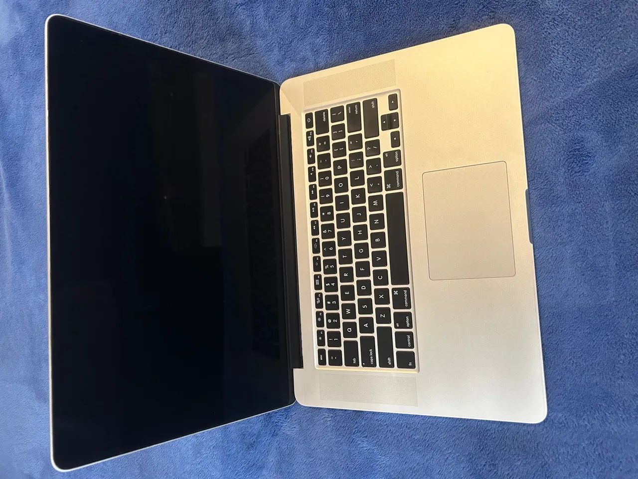MacBook Pro 16 pol. retina 512 SSD 16 GB RAM