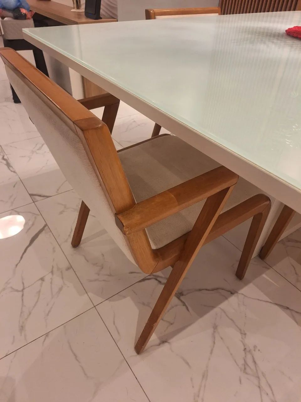 Mesa de Jantar Moderna com Design Elegante - Foto 4