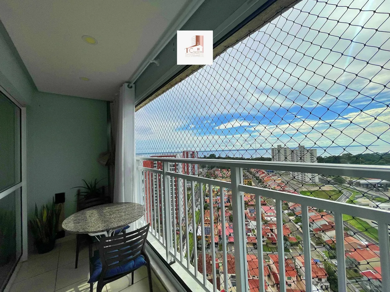 Apartamento com 2 Quartos Vaga Coberta mais Box - Vista para o Rio
