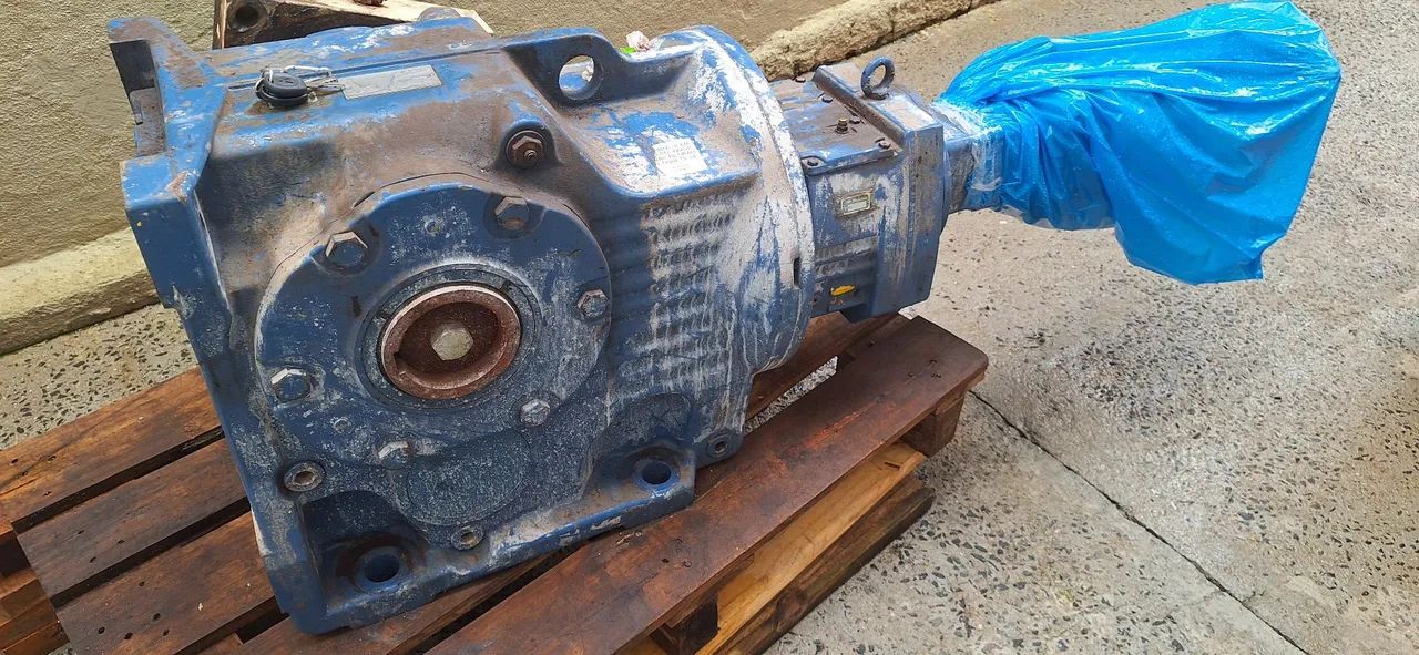 Motoredutor trifásico 7.5cv redução 1/287. - Foto 2