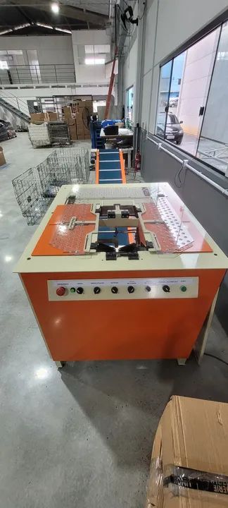 Vendo maquina de dobrar e embalar camisas 