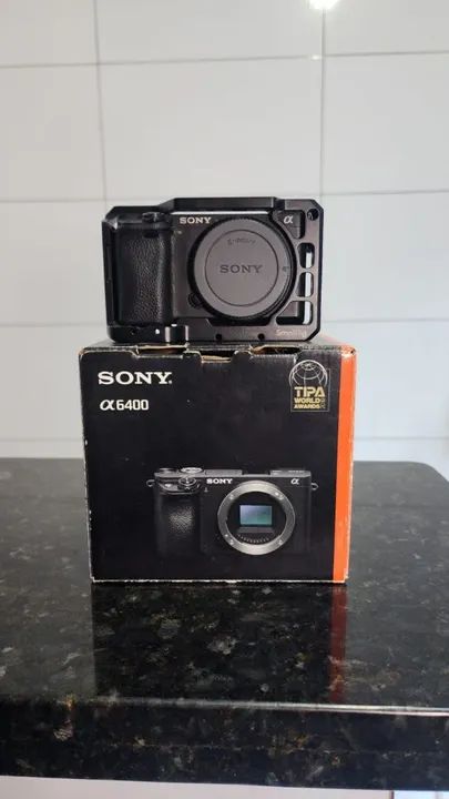 Câmera Sony Alpha 6400 - impecável