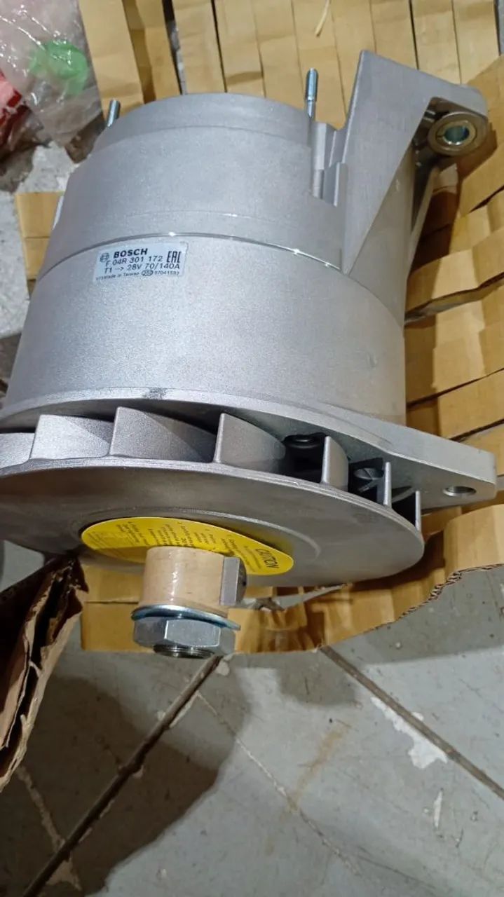 ALTERNADOR BOSCH - NOVO F04R301172 28V 70/140A