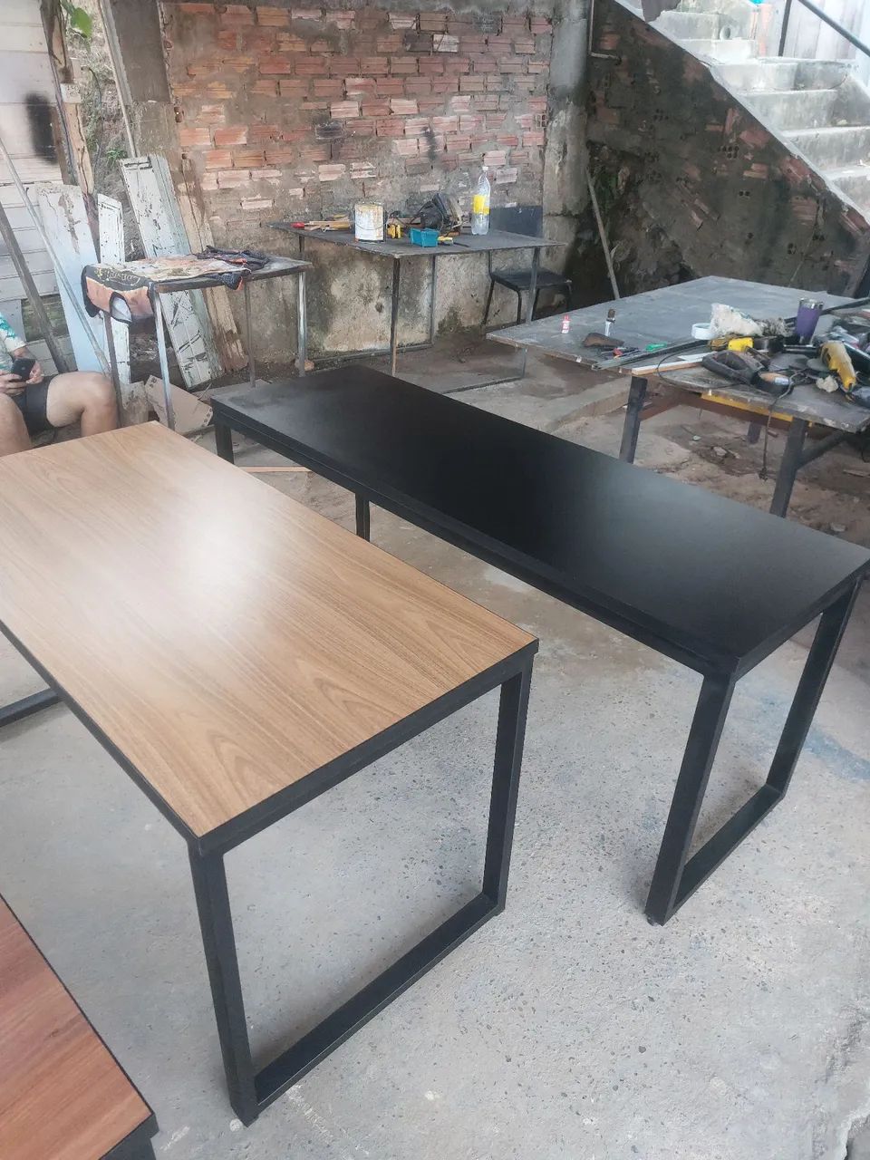 Mesa de escritório com design moderno e elegante - Foto 4