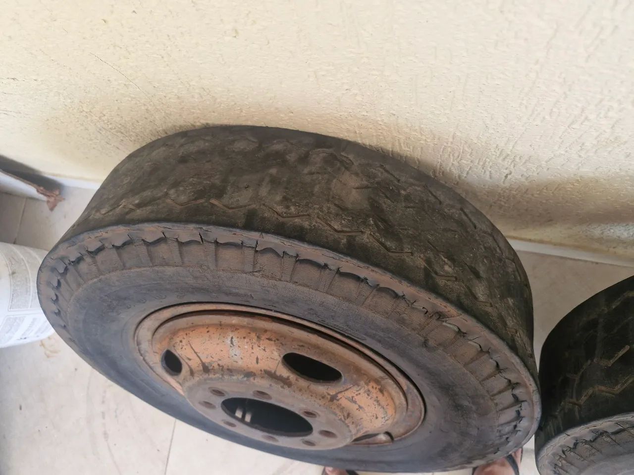 Rodas e pneus caminhão  - Foto 3