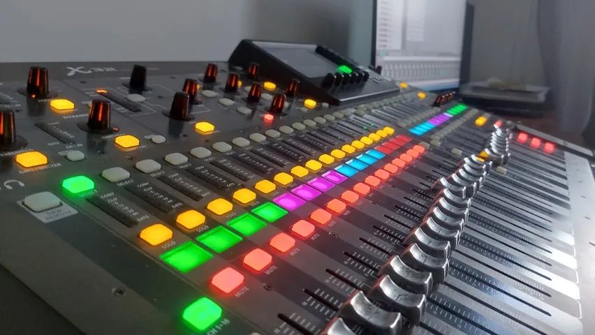 Behringer X32 Full Digital Mixing Console