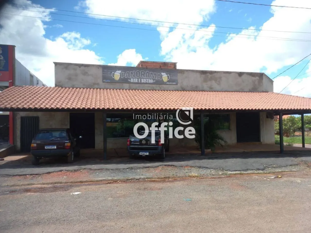 Casa com 2 quartos, e sala comercial à venda, 224 m² por R$ 350.000 Em Petrolina de Goiás/