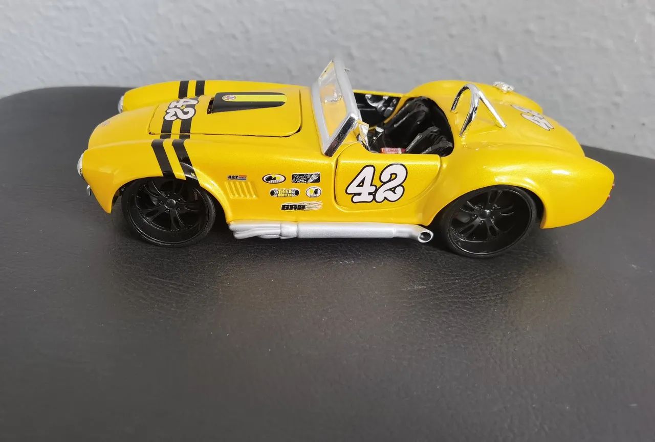 Miniatura Shelby Cobra 427 Maisto 1:24 - Foto 3