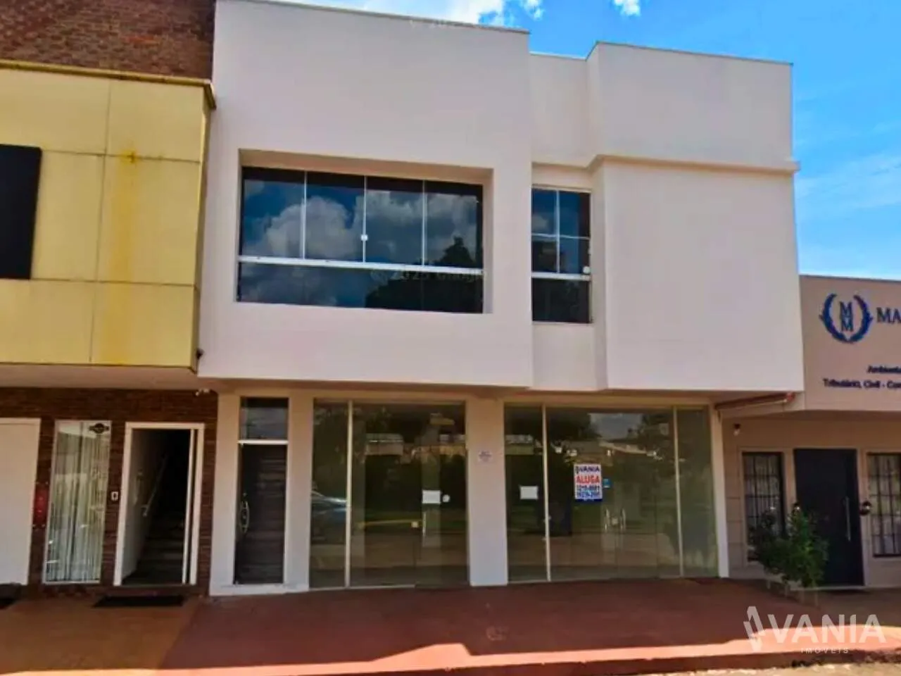Sala comercial c/ 2 banheiros na 204 sul