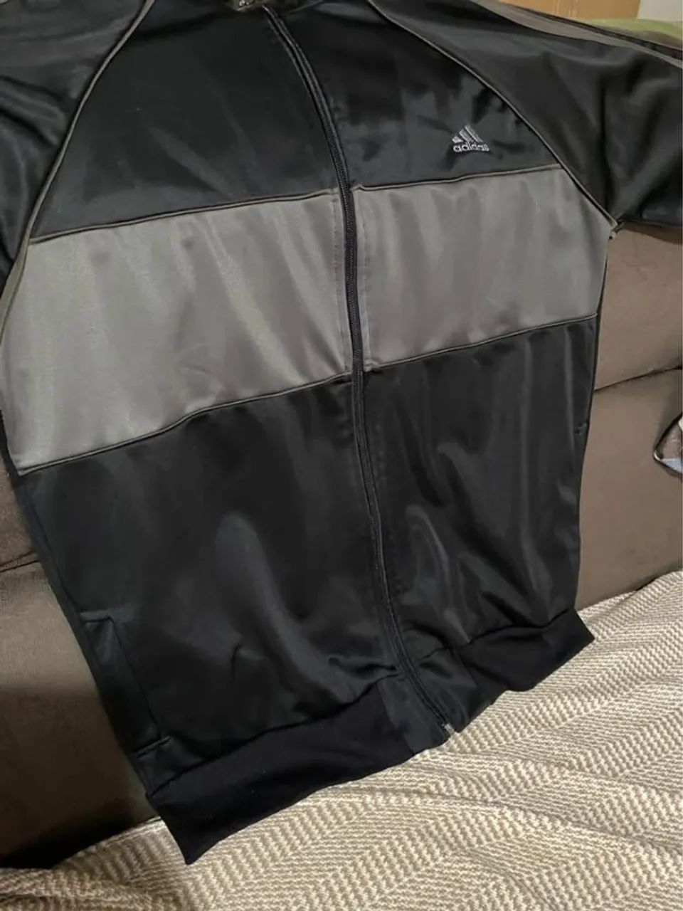 Blusa da Adidas. Sem Avarias Veste M e G - Foto 3