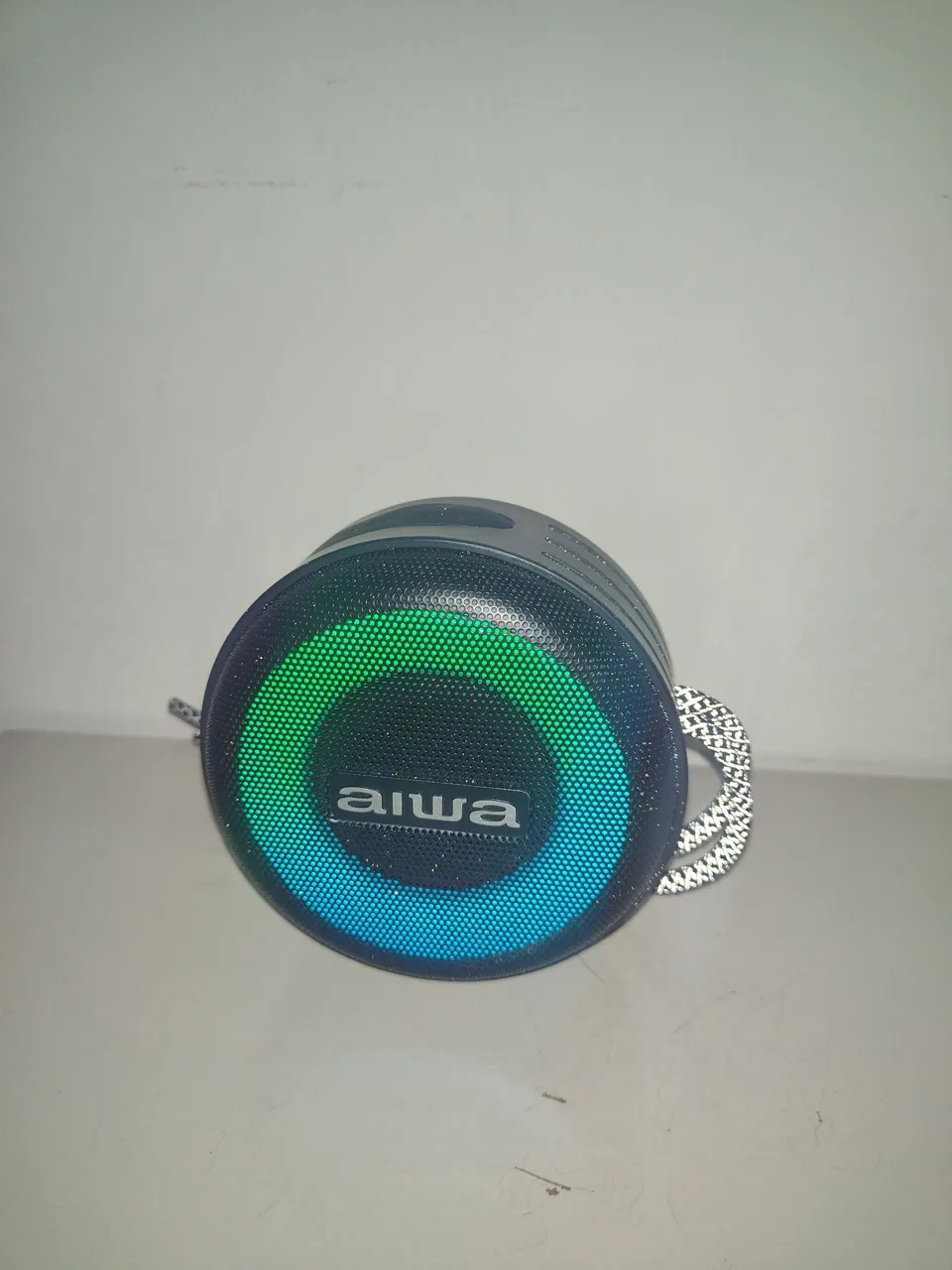 Caixa de Som Aiwa Bluetooth Portátil com Iluminação