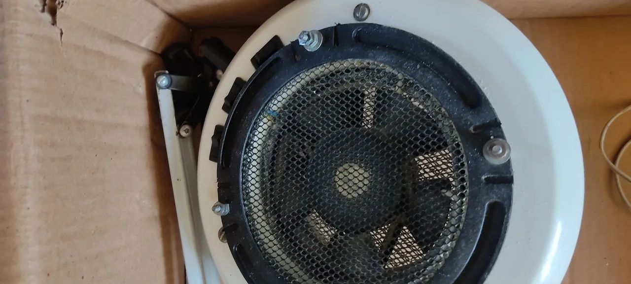 Exaustor de alumínio com apoio de mesa - Exaustor e ventilador 