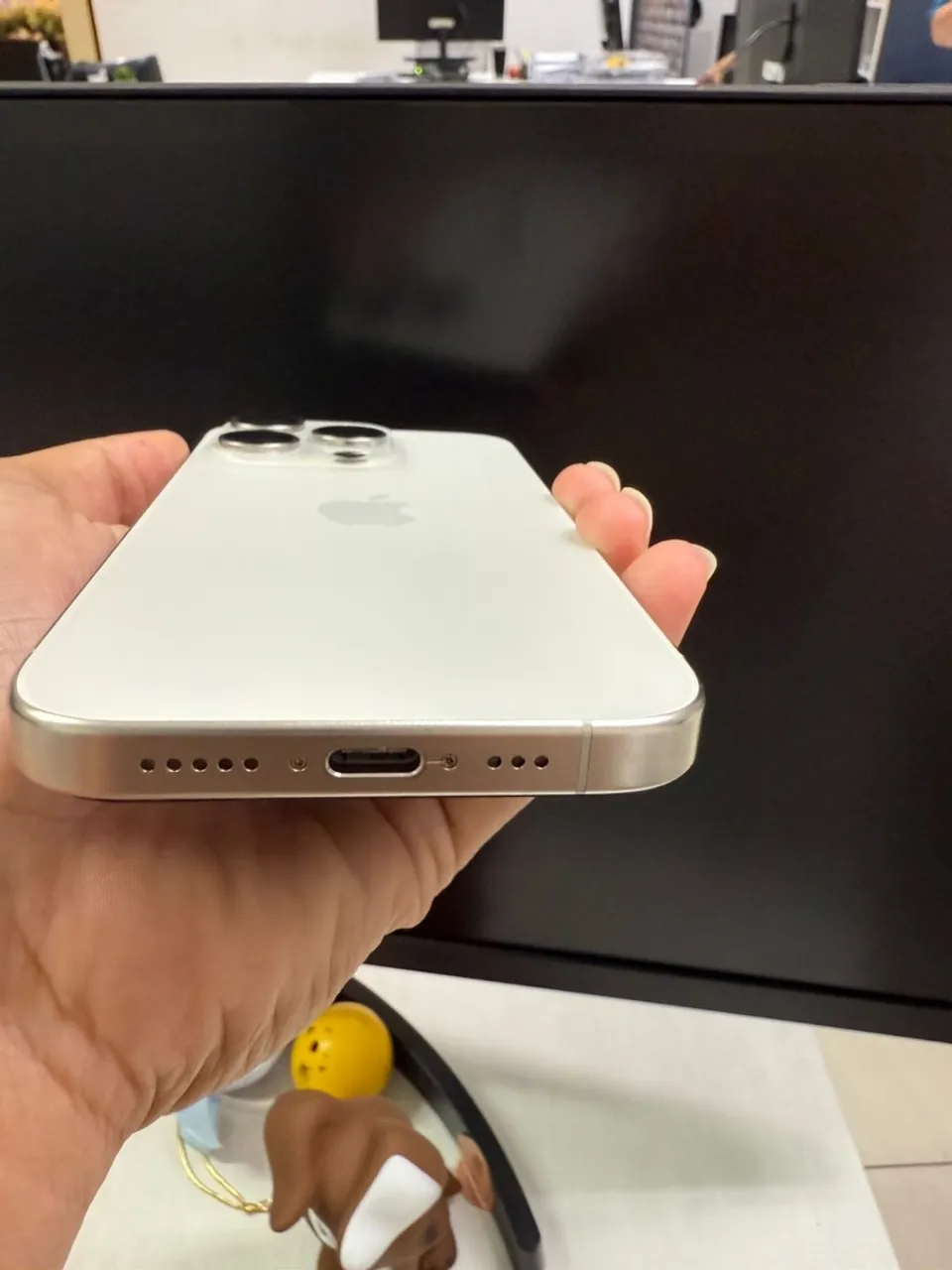 iPhone 15 pro- Branco - 128GB