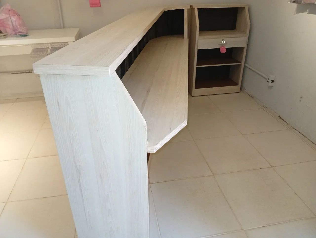 Balcão em Madeira com Design Moderno - Foto 2