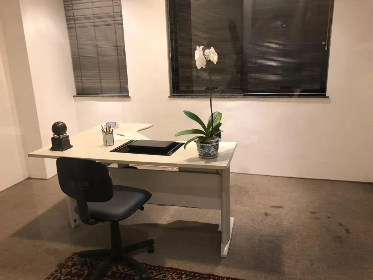 Sala à venda no bairro Vila Nova Conceição em São Paulo/SP