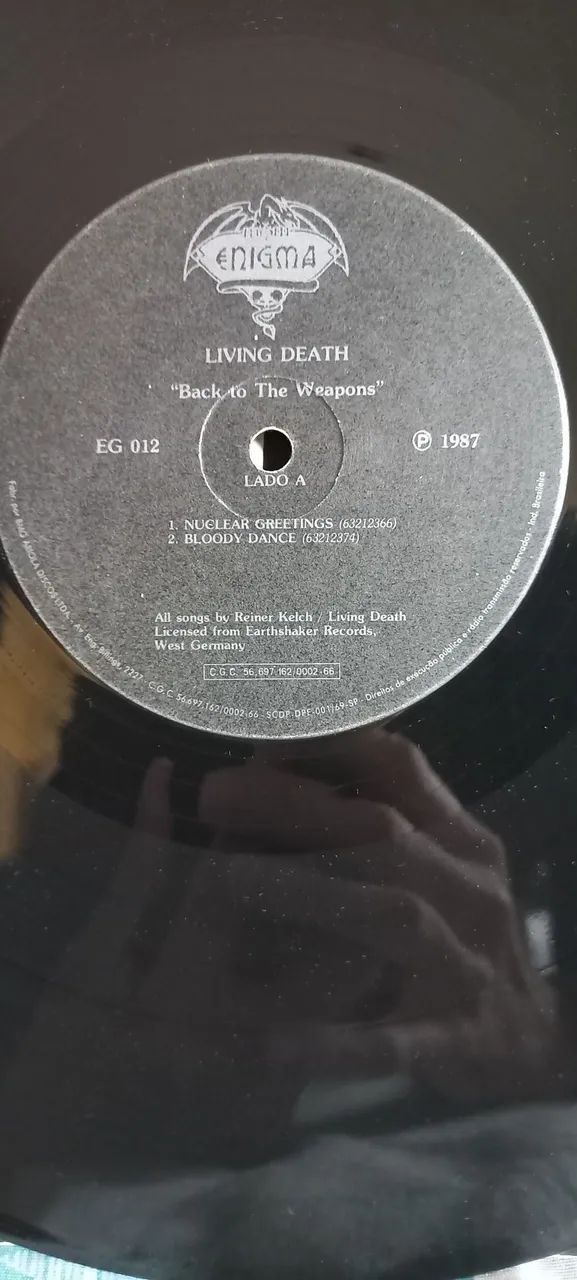 LP Living Death - Back to the Weapons disco de 1987 - Foto 3