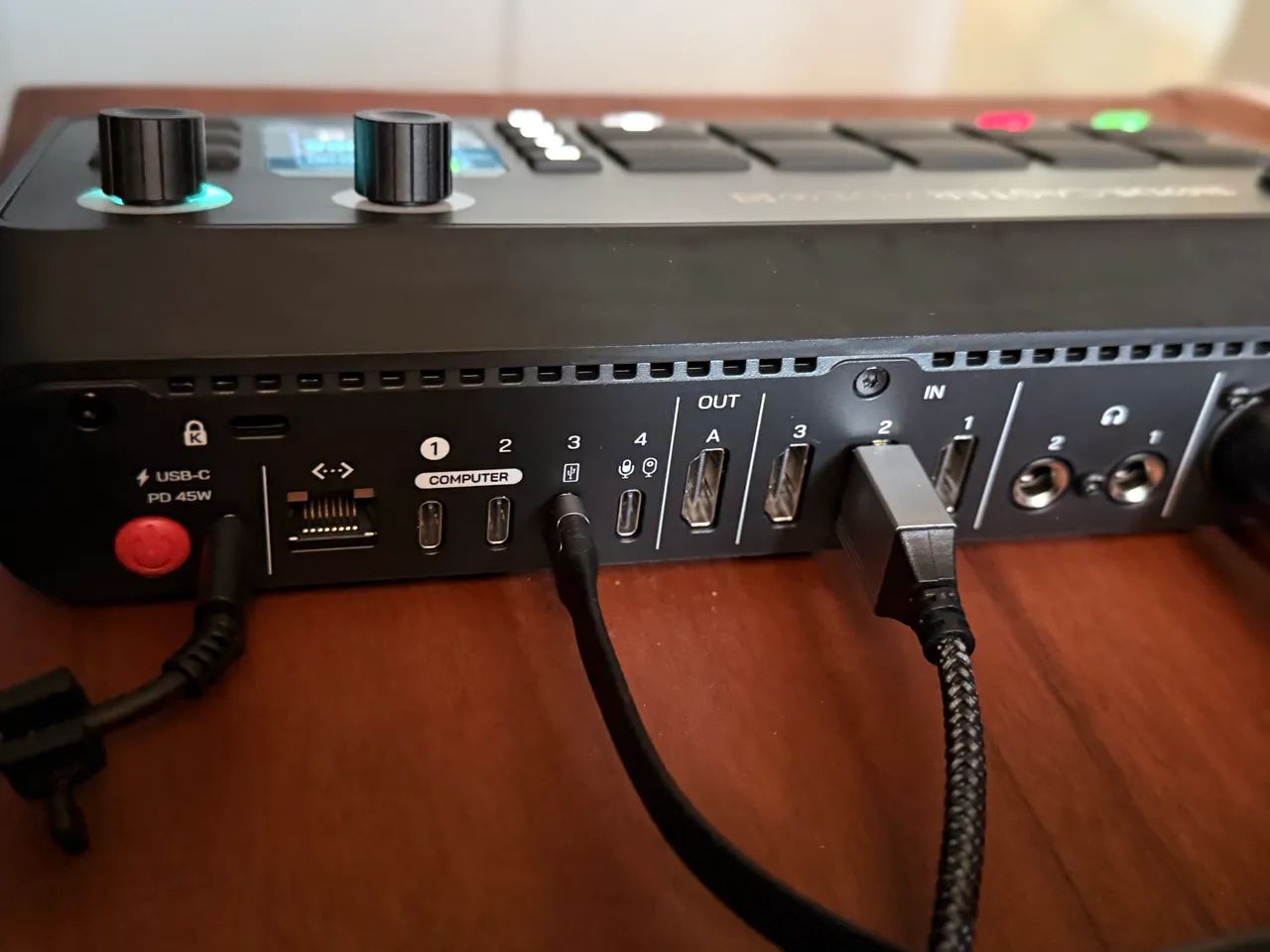 RØDECASTER VIDEO S NOVO, SEM USO | CENTRAL COMPLETA DE ÁUDIO E VÍDEO - Foto 4