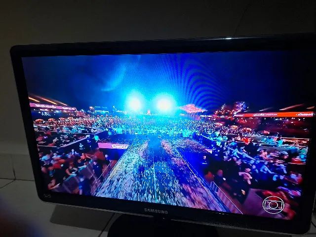 TV LED 24 Polegadas TV Digital e Monitor 2 HDMIs 1 USB PC-IN LT24A350 Otimo estado