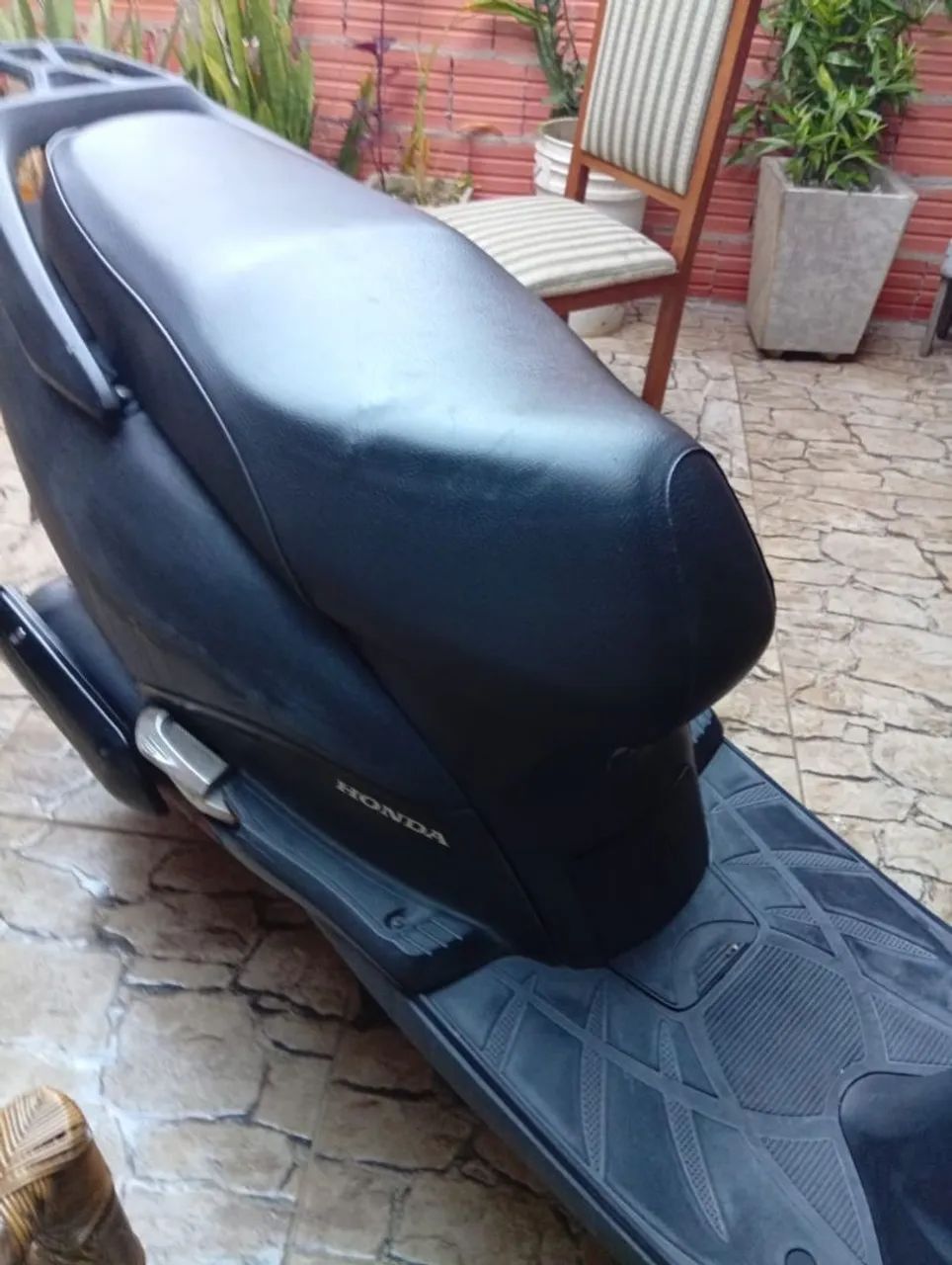 Vendo moto lead bem conservada ano 2012 pneus novos documentação em dia kl 46631 - Foto 6