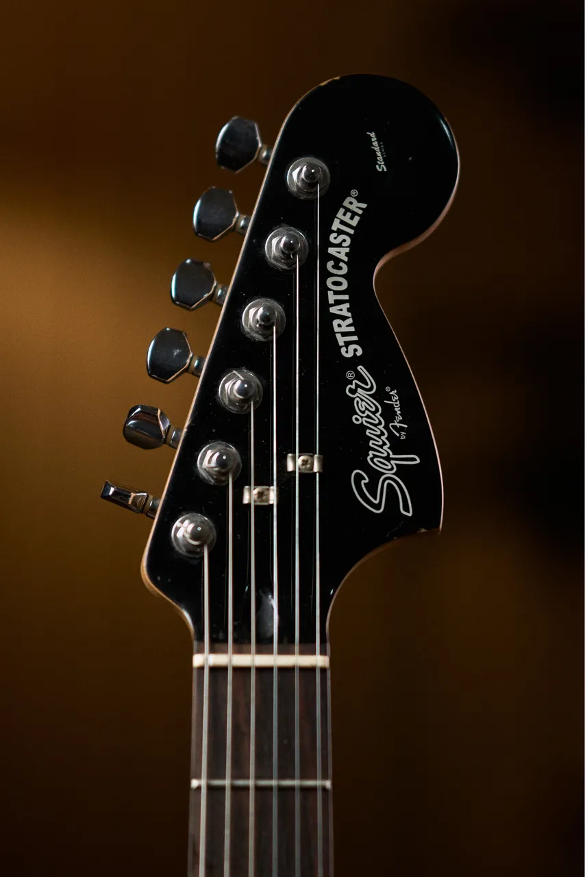 squier stratocaster standard