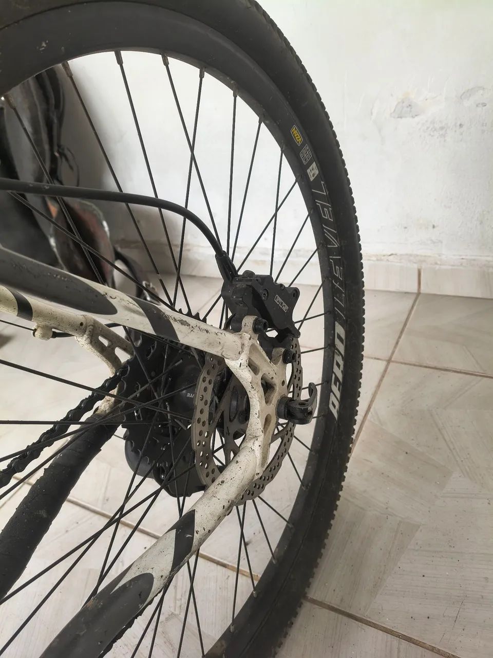 Vendo uma bicicleta 