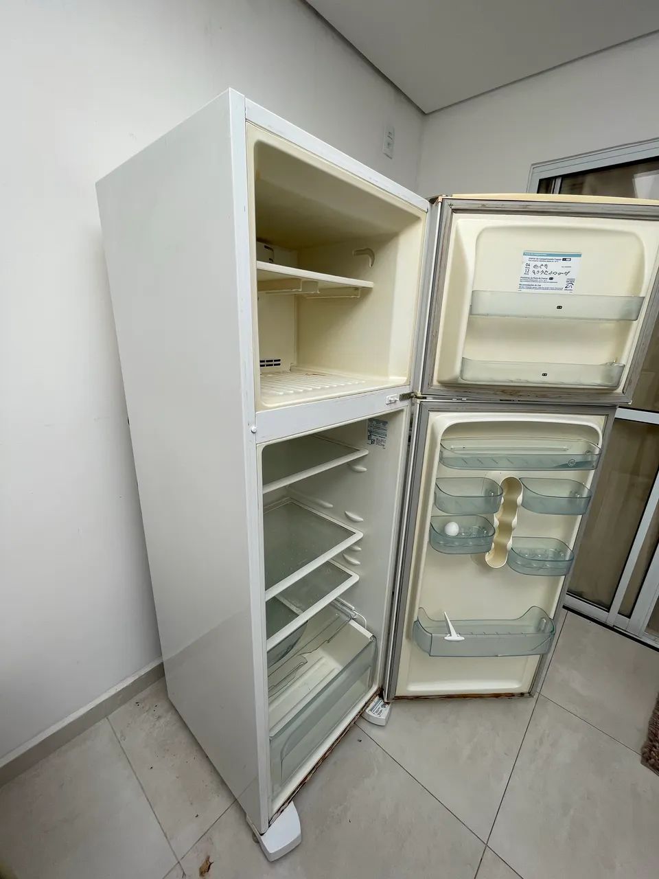 Desapego geladeira (com defeito)