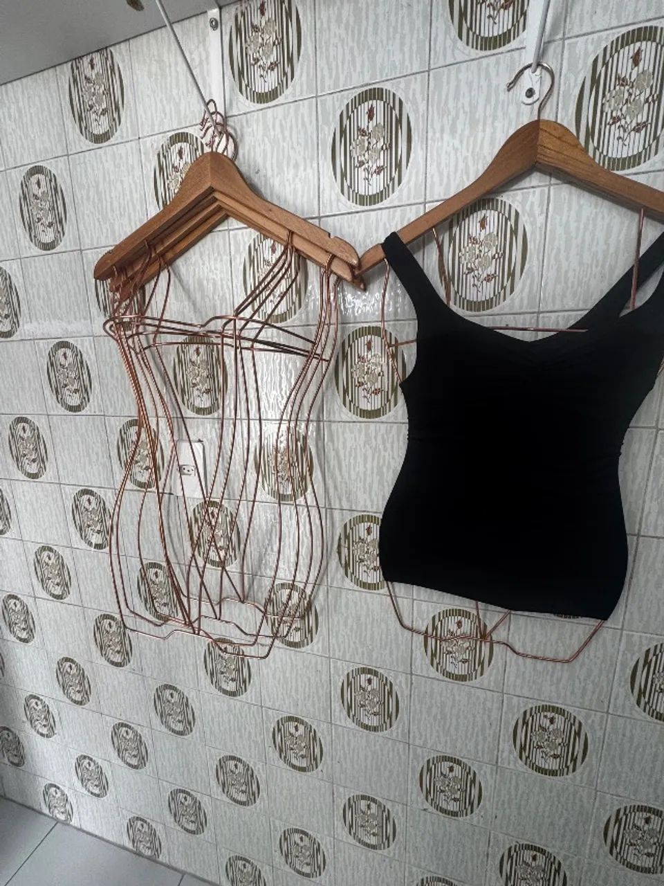 Cabide com corpo 