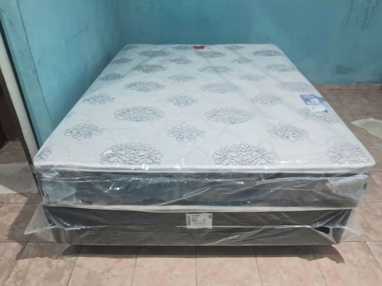 Vende-se está cama casal