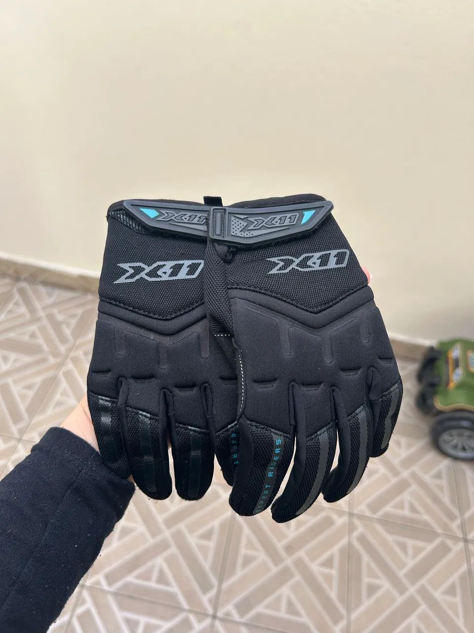 JAQUETA CALIFORNIA, CAPACETE AXXIS E LUVAS X11 - Foto 5