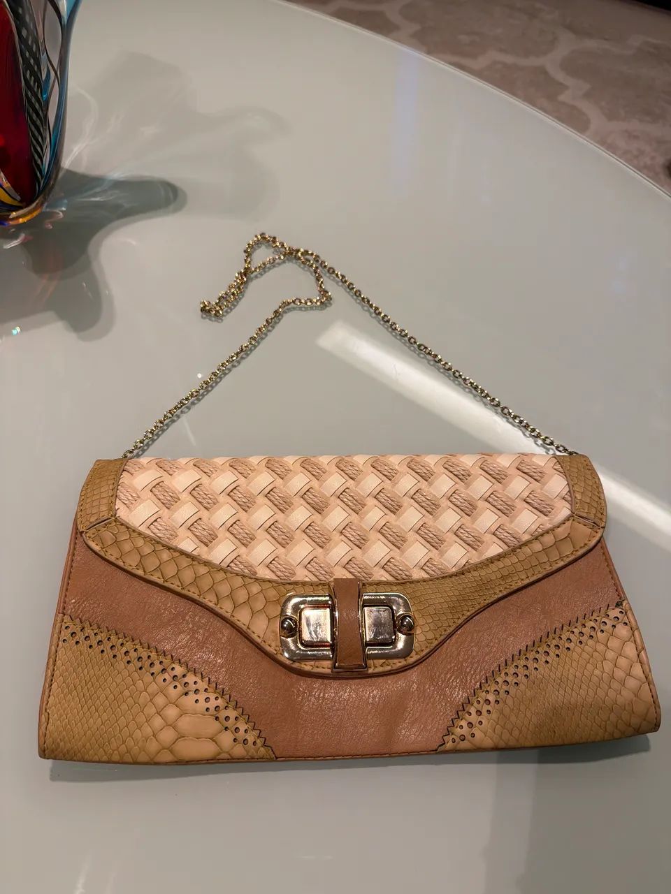     Bolsa Feminina Bege com Corrente